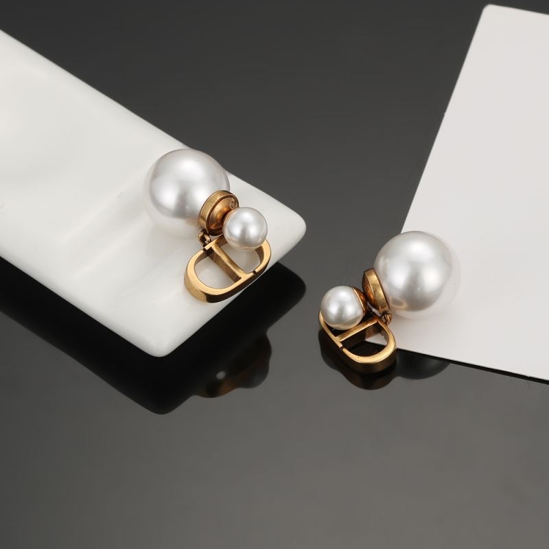 chr1st1an D10r earrings